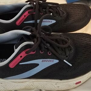 Brooks Black and Pink Running Shoes